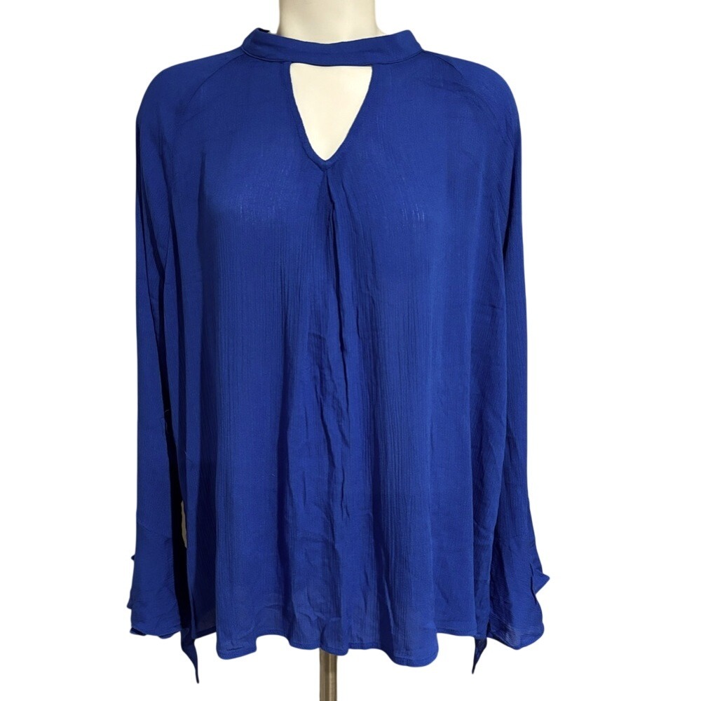 Blu Pepper Womens Size 3X 
Blue Top Length 28", New With Tags